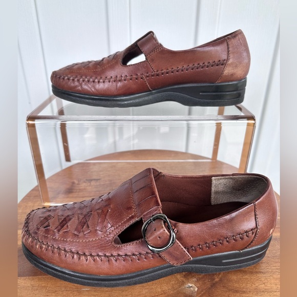 Life Stride Studio Brown Leather Sz 8N Woven Pattern Side Buckle - Picture 3 of 8